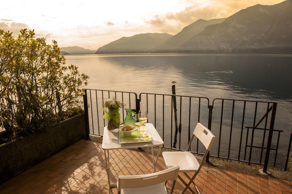 The Pier On The Lake Marone Bagian luar foto